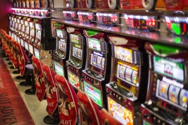 Baccarat on djarum4d togel: eight-deck shoes, clear commission rates, transparent dealing Baccarat dealer at djarum4d togel shuffling eight-deck shoe
